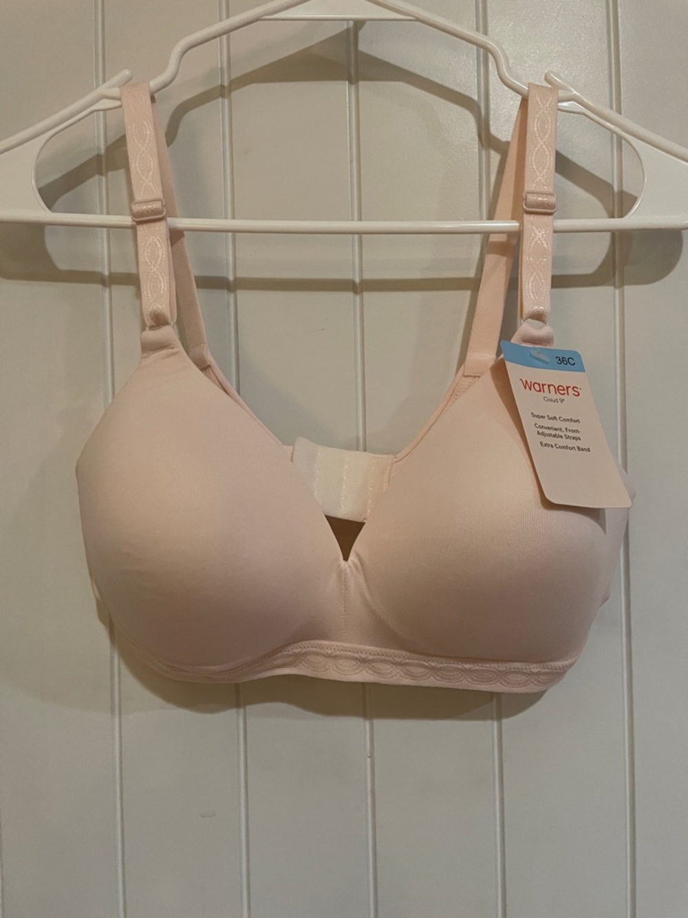 Warners cream color 36C lightly lined wireless bra NWT